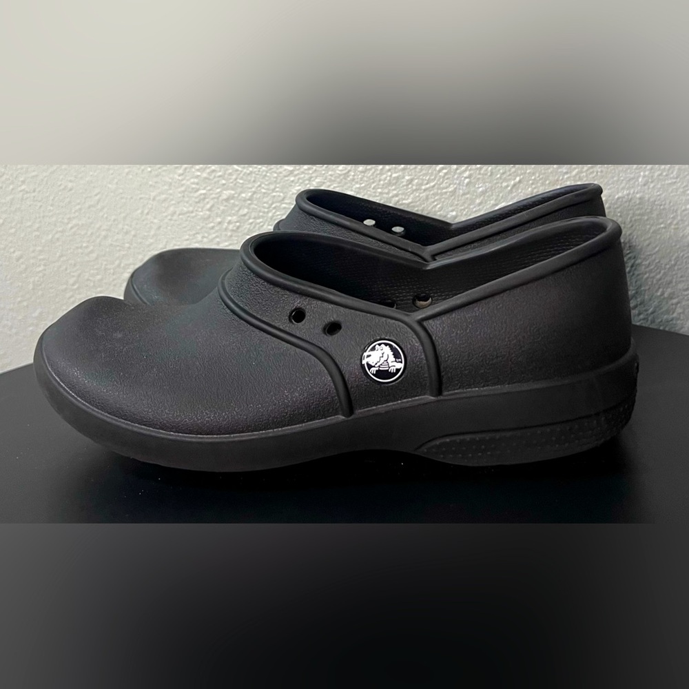 CROCS Women’s Neria Pro Work Clog Professional Lightweight Nurse Hospital